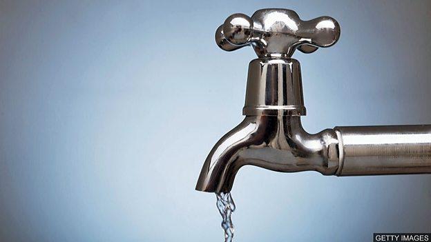 Free water refill points opened to cut waste 英国