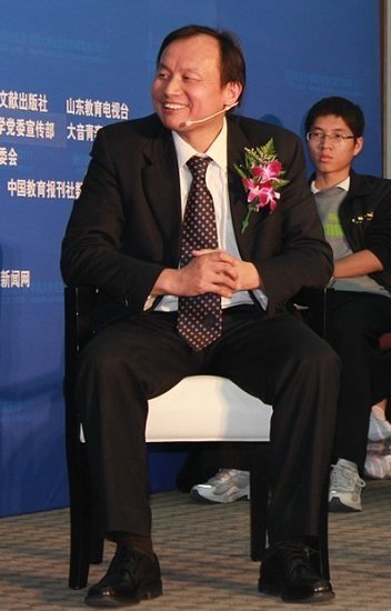 北京师范大学经济与资源管理研究院院长胡必亮