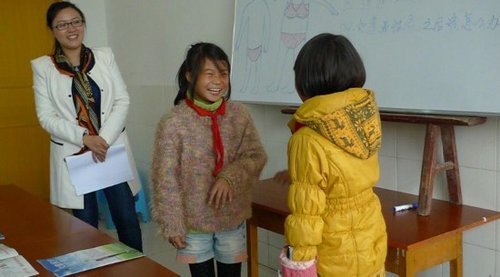 女童保护走进课堂 讲授如何识别防范性侵害