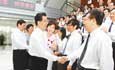 Hu Jintao ha invitato docenti e studenti degli insegnanti della scuola secondaria di inviare auguri vacanza