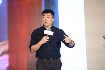 智课教育五年深耕国际教育,获评亿欧“2018中国教育产业年度创新力企业”