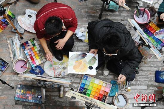 中国美院艺考生同场拼书法 场面壮观