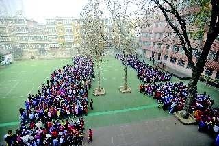 学校扩容安全问题大增 校长称压力如煤矿矿长