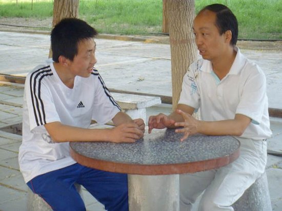 李青松:随风潜入夜 润物细无声