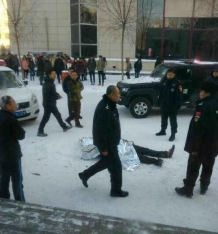 黑龙江大学一硕士 疑因与人抢女孩被杀(图)