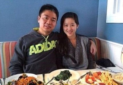 奶茶妹妹否认将嫁刘强东:上学怎能翘课结婚