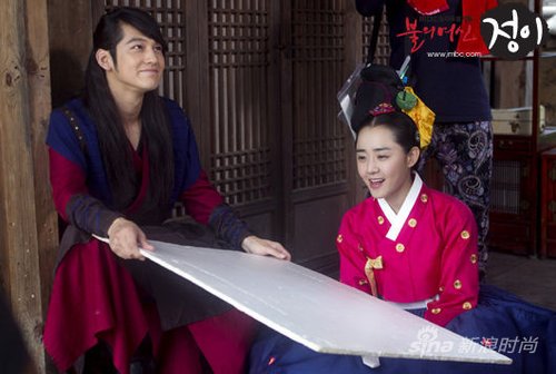 文根英金范恋情曝光+国民<em>妹妹情侣</em>古装盘点