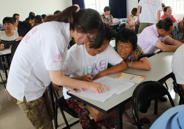 2012年中国大学生三下乡、暑期社会实践报道