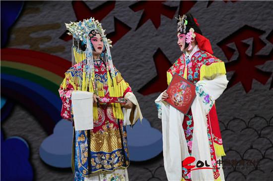 人大附小金帆京剧团举行建团十周年专场演出