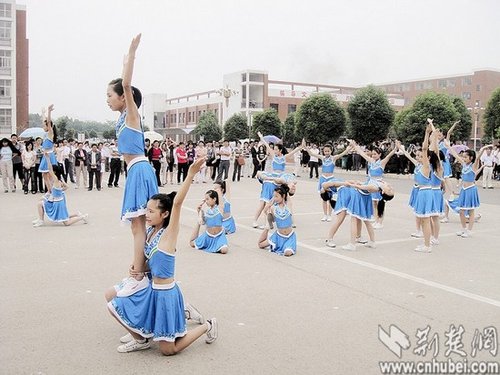崇阳5.2亿建v初中城七成初中初中生农转非画农村禁毒图片