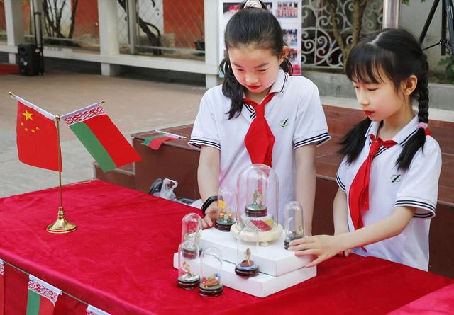 Сѧ�����롰һ��һ·���Ѽҹ��黳��������