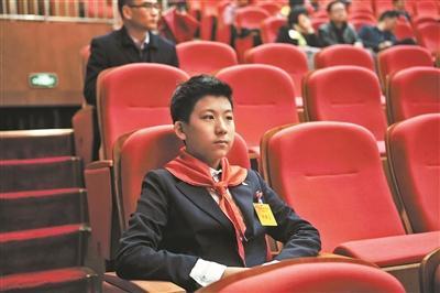 深圳回应14岁初中生列席两会：不参与正式流程