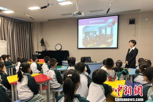 聚焦青少年防艾:中小学教育何时不再"谈性色变"