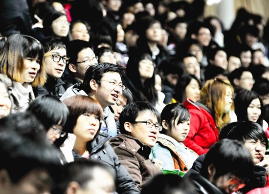 万人考研讲座火爆举行 9位专家点评最新态势