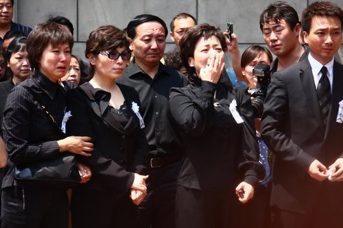 组图:罗京遗体告别仪式