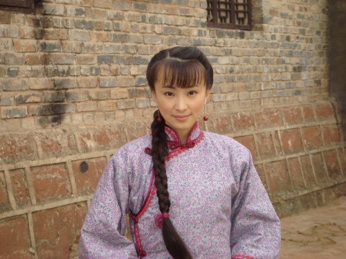 翡翠凤凰》林静苦恋于荣光 为情出家为尼-女人街