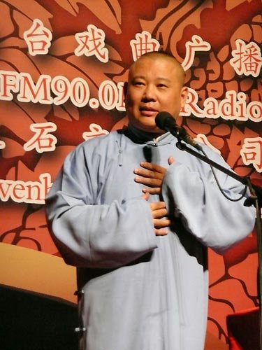 娱乐圈的“终结者”和“变形金刚”(组图)