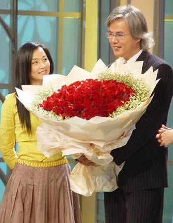 张庭被曝怀孕三月 坐轮椅看妇产科林瑞阳相伴