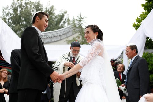 刘烨新婚在京举行 与法国女友雨中喜结良缘(图)