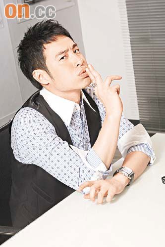 潘玮柏想拍剧享齐人福 化身007入侵乐坛(图)_