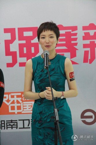 组图:<em>快女10</em>强赛前亮相 风尚<em>快女</em>成今季目标_