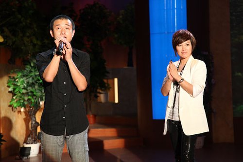 <em>文章</em>《<em>非常静距离</em>》首谈幸福婚姻