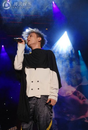 2009苏打绿日光狂热演唱会巡演大幕开启_港