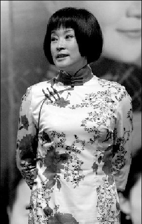 扮演徐悲鸿第一任夫人 刘晓庆称演少女最容易