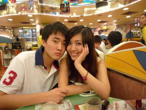 张茆博客上载最新照片 清纯弟弟亮相人前(图)