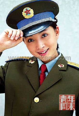 两部大戏同时热播 殷桃:不能玷污了这身军装_