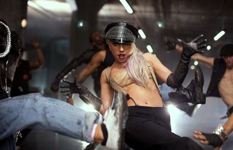 <em>Lady</em>+GaGa曝光最新MV+意识<em>大胆</em>过头遭多国