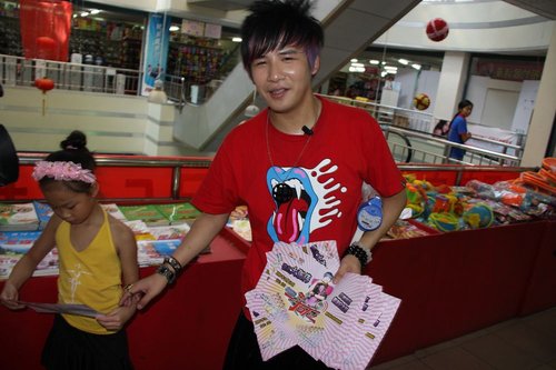 大张伟走出毒瘾门阴影 《一呼百应》测人气_