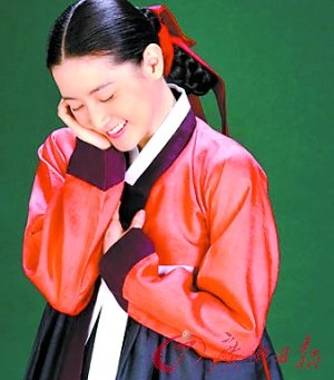 38岁李英爱前日低调完婚 与55岁老公热恋10年