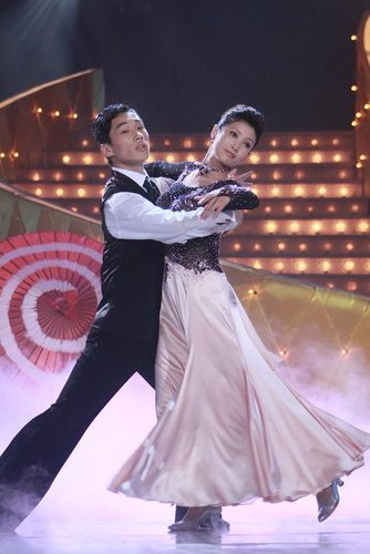 《主持人舞林大会》初赛第十场:春妮惊喜晋级