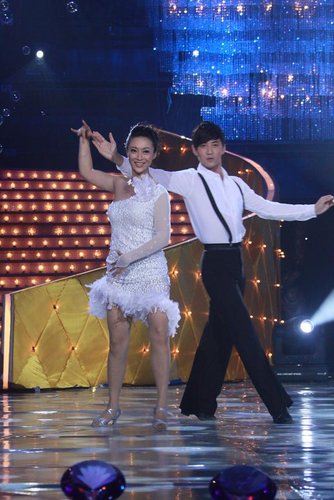 《主持人舞林大会》初赛第十场:春妮惊喜晋级