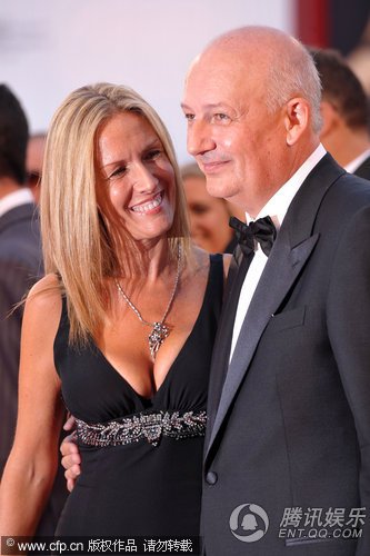 威尼斯电影节:意大利文化部长庞迪光头锃亮