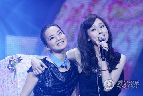 明星亲友团捧场新节目 李响、阿雅哭成泪人(图