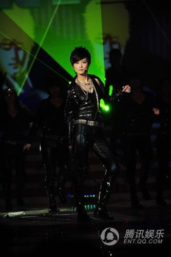 组图:<em>2009年快女冠军战</em> 李宇春现场劲歌热舞_