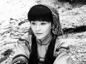 马雅舒演中国阿信惹争议 获剧组加戏力挺_内