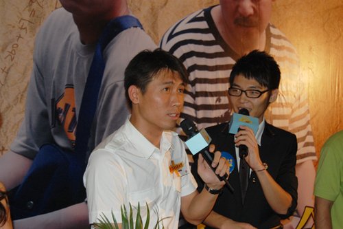 杨若兮亮相万达 《欠我十万零五千》饰演村姑