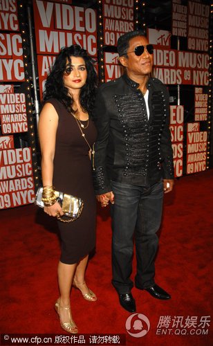 第26届mtv颁奖礼 杰克逊<em>二哥</em>杰梅因携女伴亮相