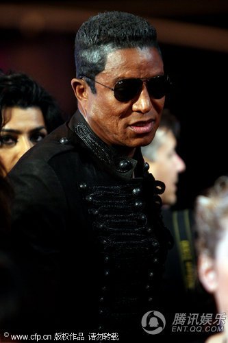 第26届mtv颁奖礼 杰克逊<em>二哥</em>杰梅因携女伴亮相