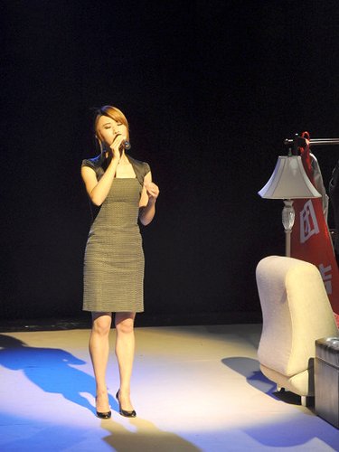 组图:尚雯婕变身麻辣<em>教师</em> 舞台<em>处女</em>秀大获好评
