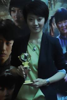 也许是《女装甲团长》,《女子监狱》,《真水无香》等众多主旋律影片中