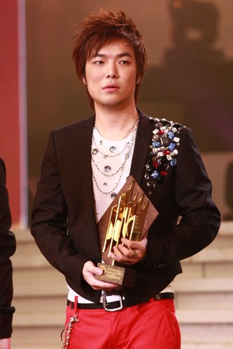 09金钟盛典完美落幕 那英演唱《梦一场》(图)_