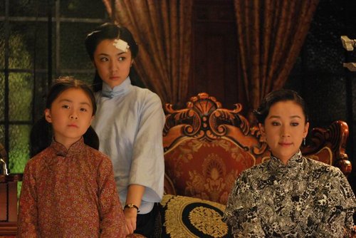 《民国往事》热拍 王晓晨<em>苗圃姐妹</em>花入主上海