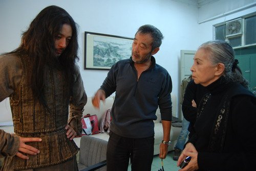 《狼灾记》披奥斯卡<em>外衣</em> 和田惠美<em>编织</em>活的传