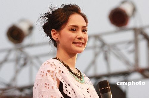 英皇砸钱挺阿娇复出 新戏游走两男间大搞三角恋