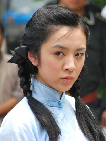 王晓晨《民国往事》杀青 携手连奕名上演爱国