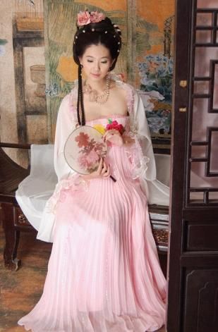 《格格吉祥》定妆照疑似曝光 80后美女总裁参演_娱乐_腾讯网